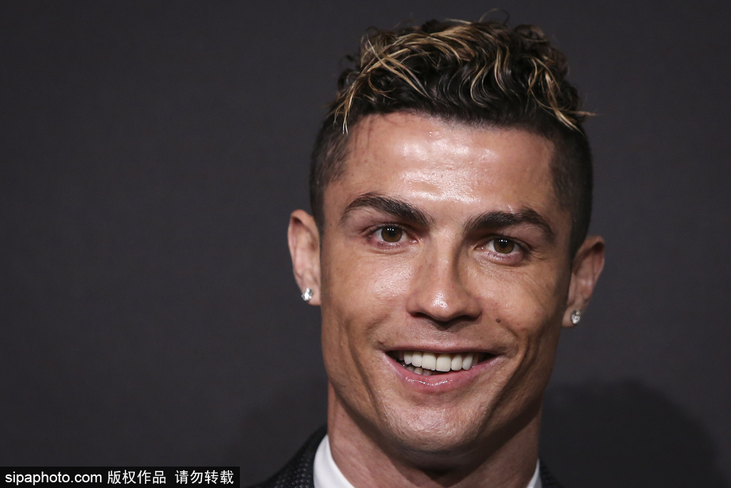 博涅克：莱万是过去二三十年里世界上最好的九号球员