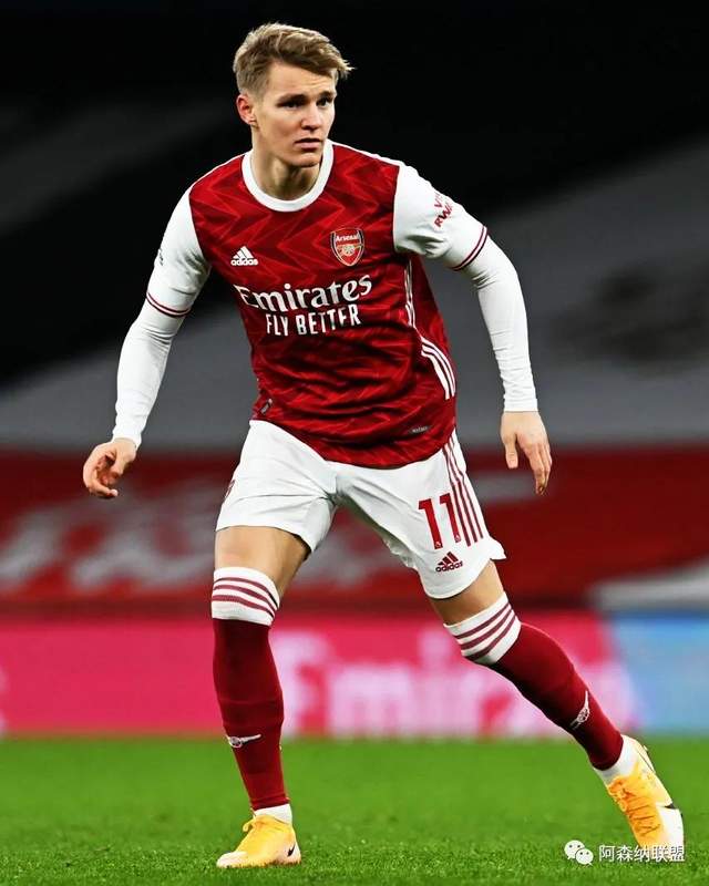 查尔顿官方：在昨日英冠比赛中一名球迷突发疾病不幸离世