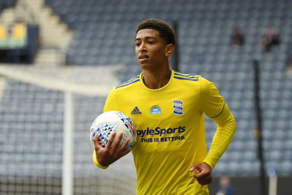 马特乌·阿莱曼尼：“我不知道阿尔瓦雷斯是否在巴萨的视线之内”