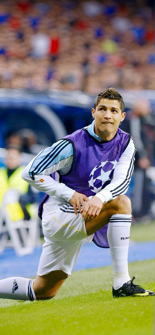 DO：纽卡求购谢什科的最新报价为至少8000万欧元