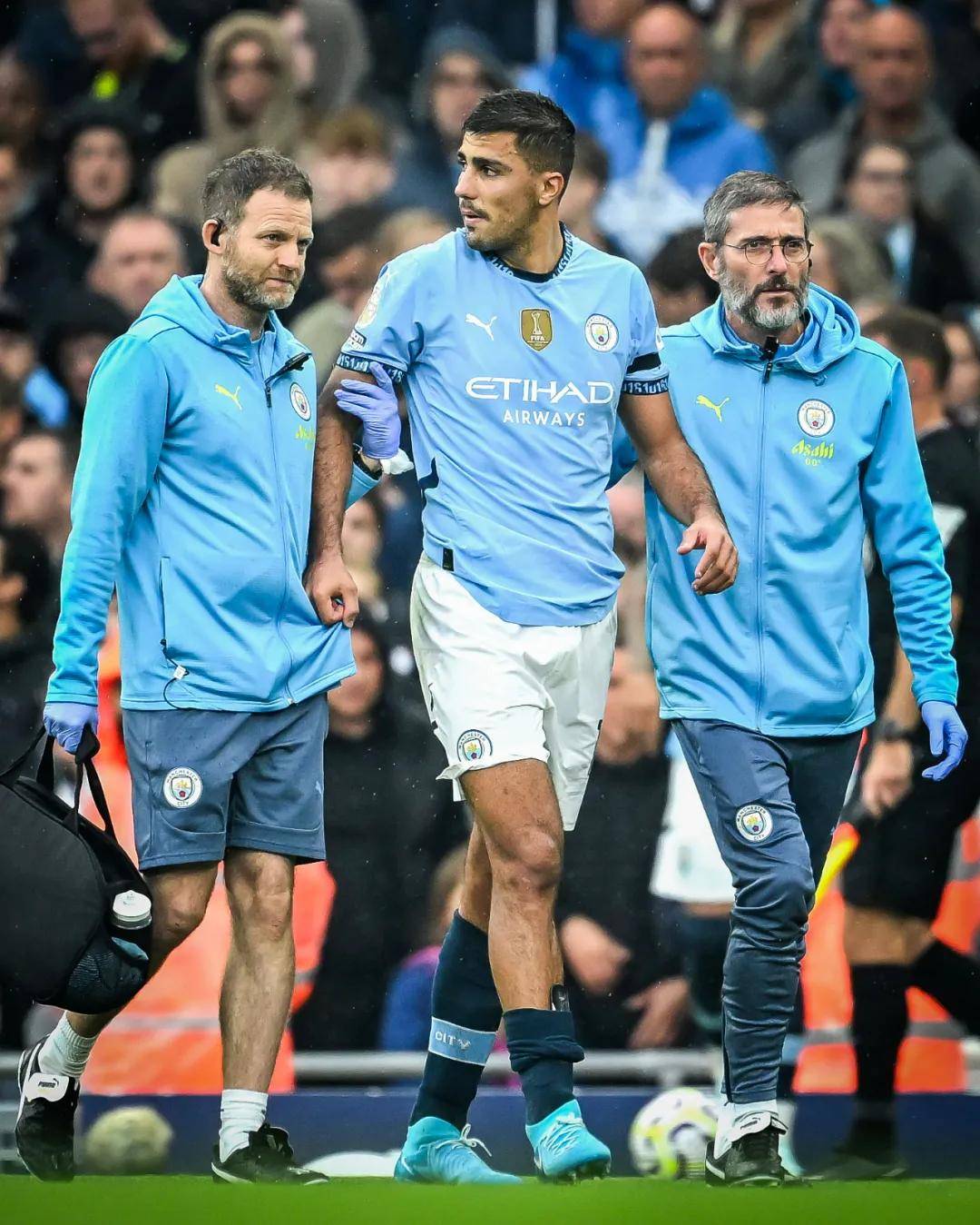 拜仁本赛季德甲首次落后，也是首次在上半场丢球（德甲本赛季，拜仁首次在上半场失球并首次陷入落后）