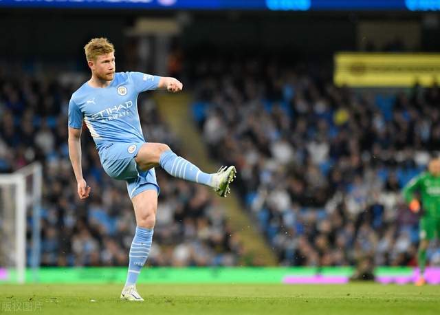 西媒：皇马瞄准葡体22岁中卫新星，合同年前或被迫放人（西媒：皇马看中葡萄牙体育22岁中卫新星，合同临近或将被迫出售）