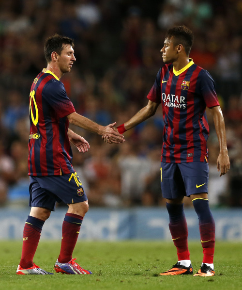 曼联狂丢21球暴露防守隐患，明夏抢免费英超铁卫！阿莫林欲签嫡系（曼联连丢21球显后防短板，明夏瞄准免签英超铁卫，阿莫林力荐嫡系）