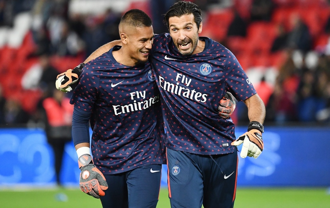 凯尔：我和施洛特贝克没矛盾；他的续约？在经济上我们尽全力