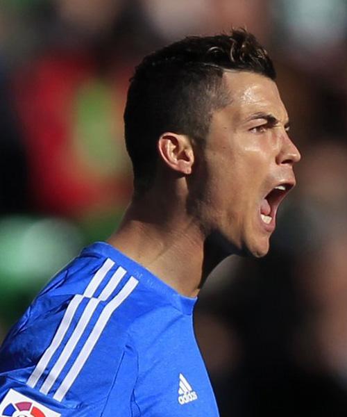 基米希打入生涯首粒欧冠乌龙，拜仁上次欧冠乌龙由阿拉巴打入（基米希职业生涯欧冠首乌龙，拜仁上次欧冠乌龙由阿拉巴打进）